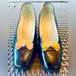 Nina Ricci square toes size 6 mid heels